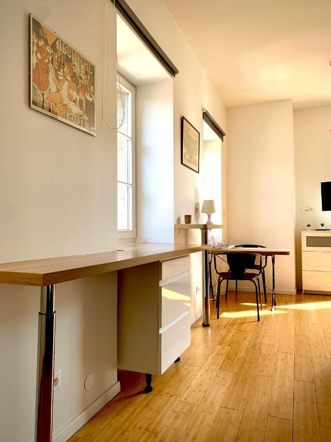 Les Fabuleux Appartements Du Coeur De Ville - Place Victor Hugo Besancon Ngoại thất bức ảnh